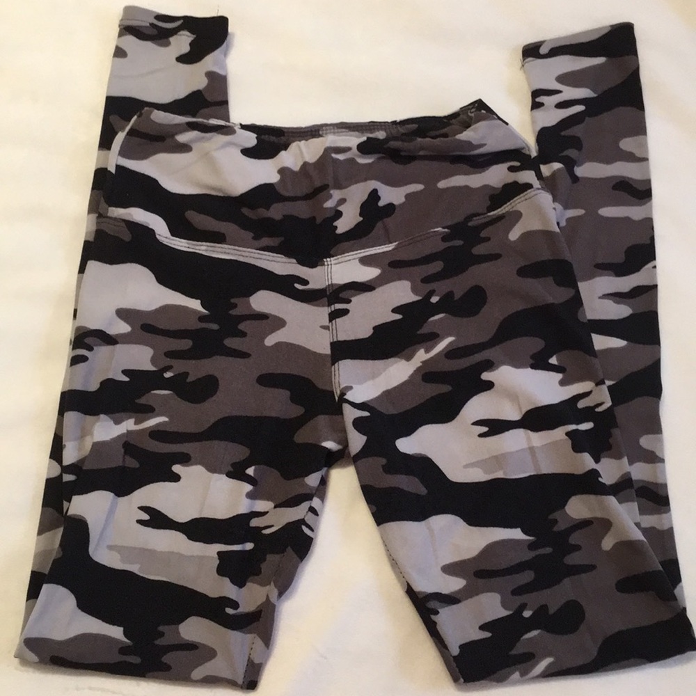Never worn camo leggings!